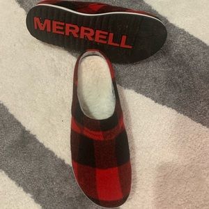 Merrill slippers. Suze 8.5. Super comfy. Worn a few times. EUC.